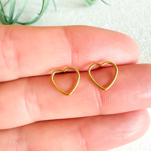 OPEN HEART STUDS