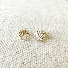 Load image into Gallery viewer, SILVER SEASHELL STUDS
